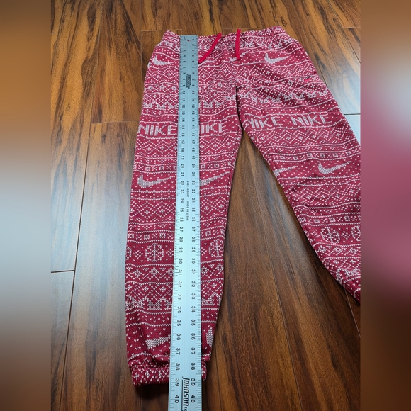 Nike Club Fleece Holiday Joggers M Red Men's - Picture 7 of 8
